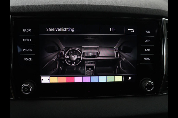 Škoda Karoq 1.5 TSI ACT Business Edition | Stoelverwarming | Navigatie | Carplay | Sfeerverlichting | Climate control | Park assist | Trekhaak