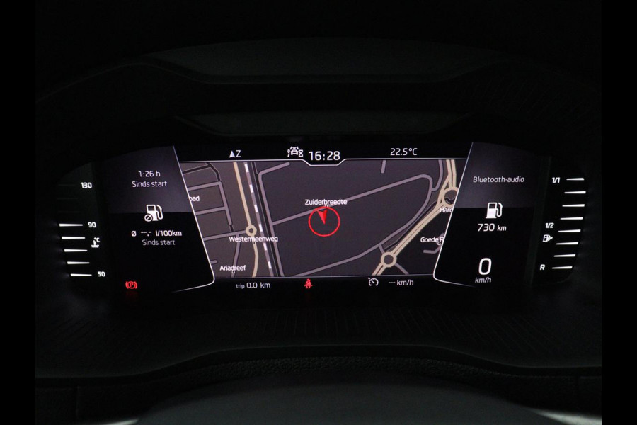 Škoda Karoq 1.5 TSI ACT Business Edition | Stoelverwarming | Navigatie | Carplay | Sfeerverlichting | Climate control | Park assist | Trekhaak