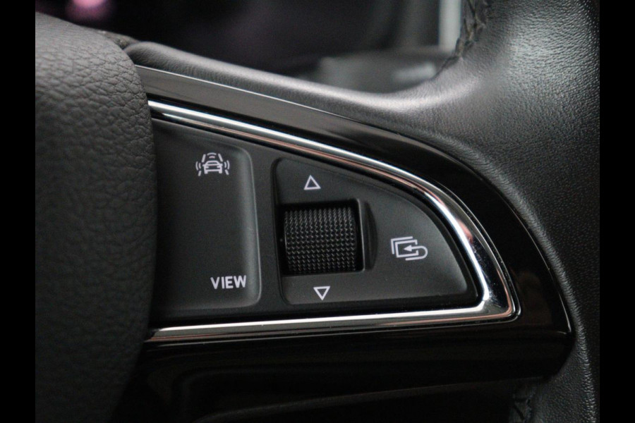 Škoda Karoq 1.5 TSI ACT Business Edition | Stoelverwarming | Navigatie | Carplay | Sfeerverlichting | Climate control | Park assist | Trekhaak