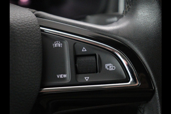 Škoda Karoq 1.5 TSI ACT Business Edition | Stoelverwarming | Navigatie | Carplay | Sfeerverlichting | Climate control | Park assist | Trekhaak