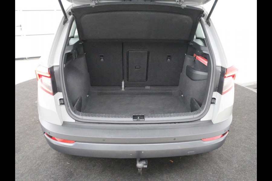 Škoda Karoq 1.5 TSI ACT Business Edition | Stoelverwarming | Navigatie | Carplay | Sfeerverlichting | Climate control | Park assist | Trekhaak