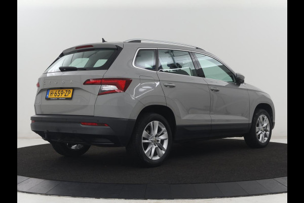 Škoda Karoq 1.5 TSI ACT Business Edition | Stoelverwarming | Navigatie | Carplay | Sfeerverlichting | Climate control | Park assist | Trekhaak