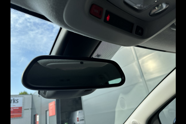 Citroën C3 Aircross 130PK eat6 Automaat MAX (NAVIGATIE - CAMERA - CLIMATE CONTROL - HEAD UP DISPLAY - KEYLESS ENTRY)