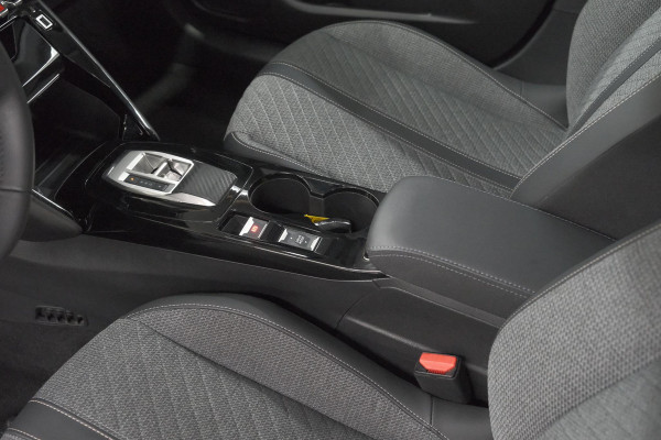 Peugeot 208 EV Allure 50 kWh | 98,9% SOH | 11 KW Lader | Navigatie | Parkeersensoren