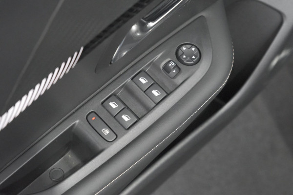 Peugeot 208 EV Allure 50 kWh | 98,9% SOH | 11 KW Lader | Navigatie | Parkeersensoren