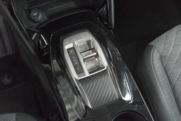 Peugeot 208 EV Allure 50 kWh | 98,9% SOH | 11 KW Lader | Navigatie | Parkeersensoren
