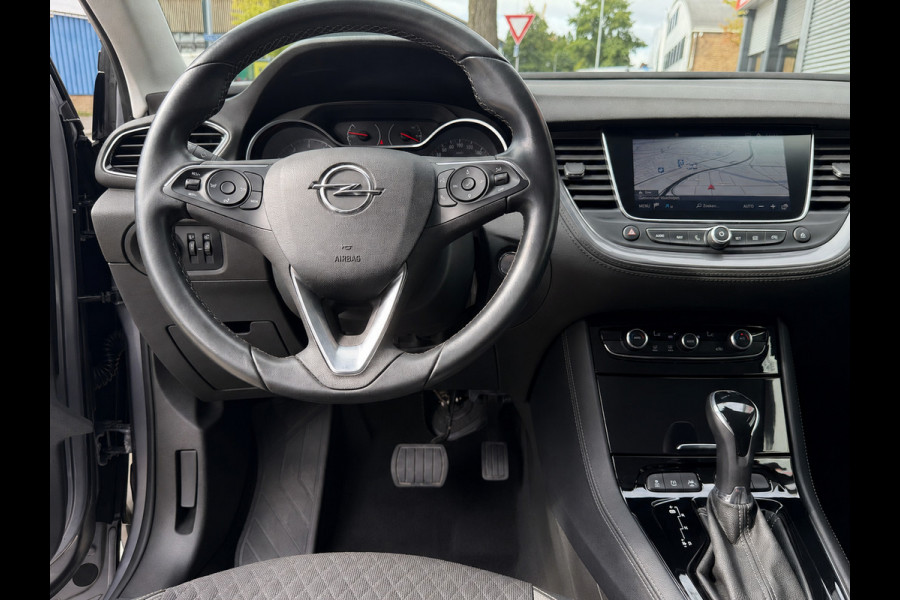 Opel Grandland X 1.2 Turbo Innovation - AUTOMAAT I Navigatie / Apple CarPlay I Airco I LED I PDC I Sport velgen I