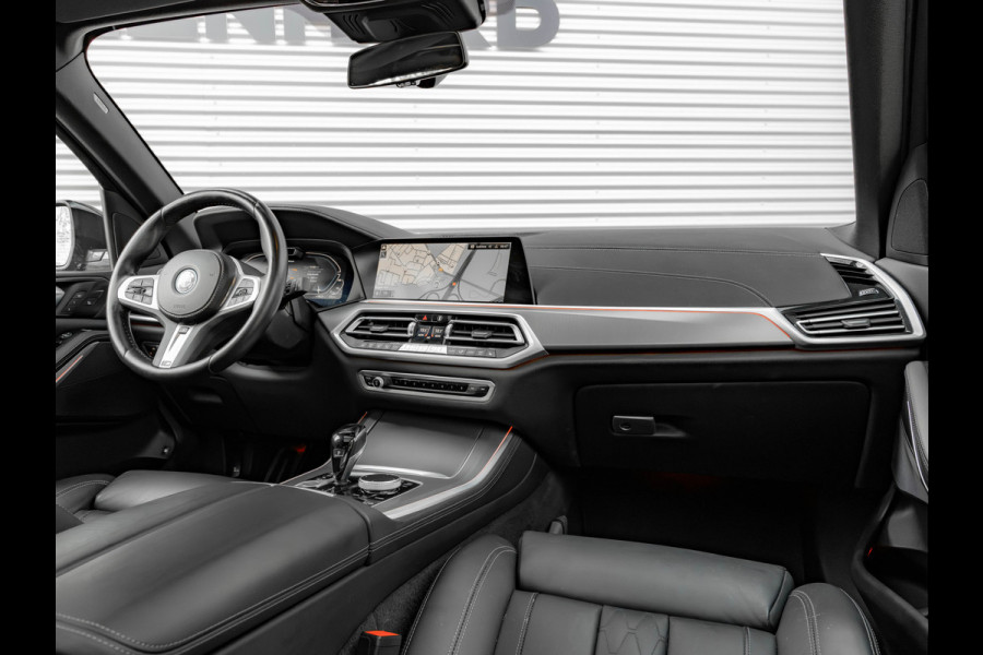 BMW X5 xDrive45e M-Sport - Skylounge - Active Steering - Trekhaak - Nappa Comfortzetels
