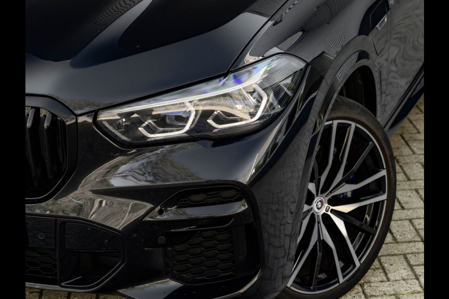 BMW X5 xDrive45e M-Sport - Skylounge - Active Steering - Trekhaak - Nappa Comfortzetels