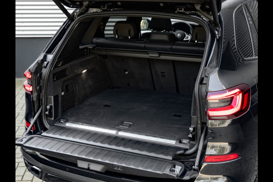 BMW X5 xDrive45e M-Sport - Skylounge - Active Steering - Trekhaak - Nappa Comfortzetels