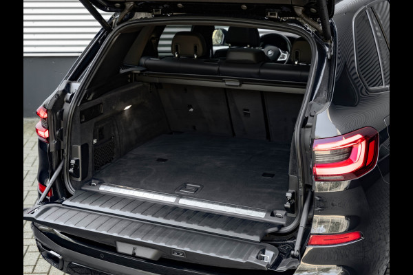 BMW X5 xDrive45e M-Sport - Skylounge - Active Steering - Trekhaak - Nappa Comfortzetels