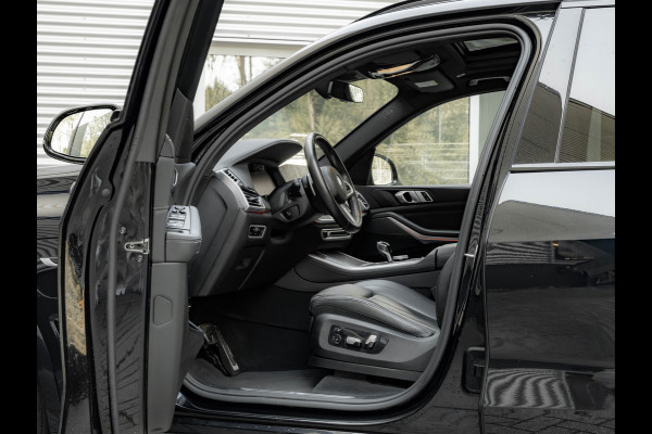BMW X5 xDrive45e M-Sport - Skylounge - Active Steering - Trekhaak - Nappa Comfortzetels