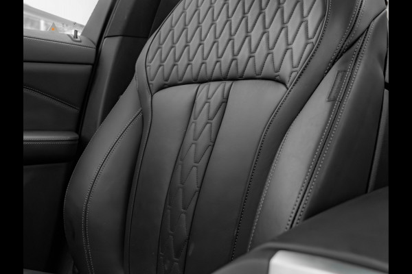 BMW X5 xDrive45e M-Sport - Skylounge - Active Steering - Trekhaak - Nappa Comfortzetels