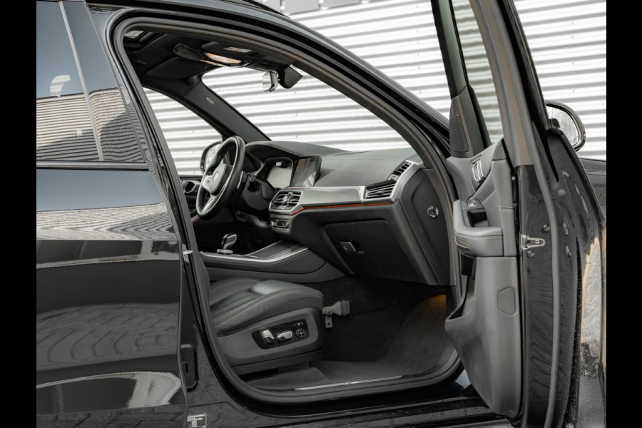 BMW X5 xDrive45e M-Sport - Skylounge - Active Steering - Trekhaak - Nappa Comfortzetels