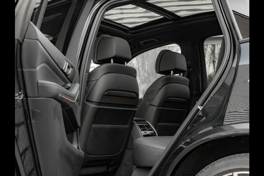 BMW X5 xDrive45e M-Sport - Skylounge - Active Steering - Trekhaak - Nappa Comfortzetels