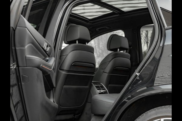 BMW X5 xDrive45e M-Sport - Skylounge - Active Steering - Trekhaak - Nappa Comfortzetels