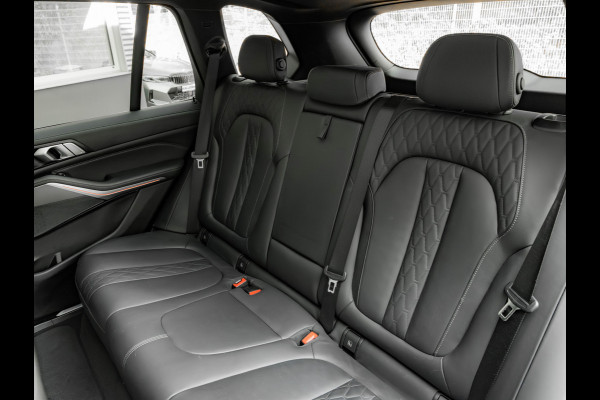BMW X5 xDrive45e M-Sport - Skylounge - Active Steering - Trekhaak - Nappa Comfortzetels