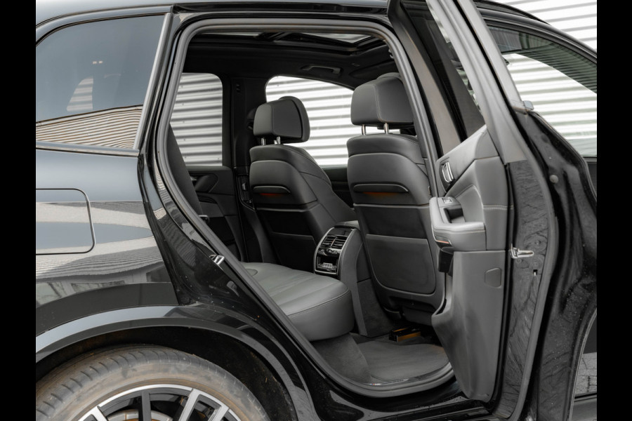 BMW X5 xDrive45e M-Sport - Skylounge - Active Steering - Trekhaak - Nappa Comfortzetels