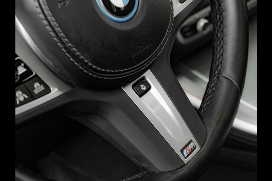 BMW X5 xDrive45e M-Sport - Skylounge - Active Steering - Trekhaak - Nappa Comfortzetels