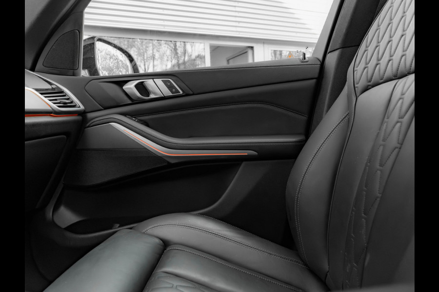 BMW X5 xDrive45e M-Sport - Skylounge - Active Steering - Trekhaak - Nappa Comfortzetels