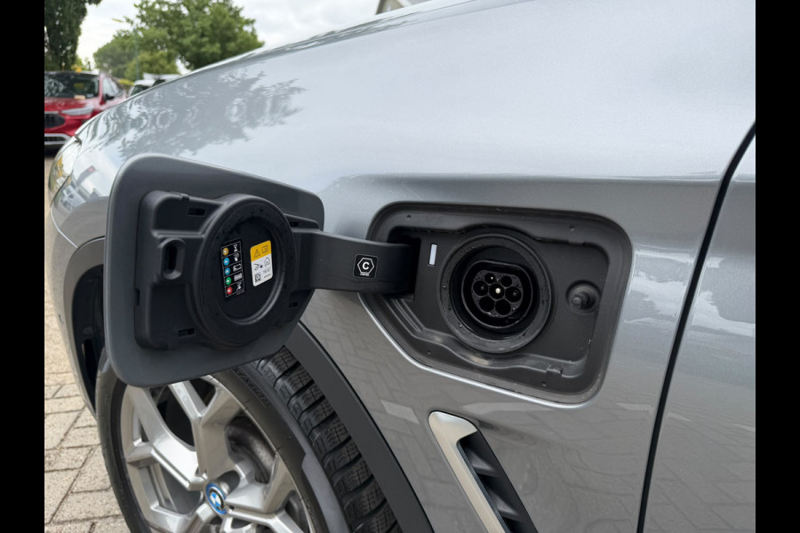 BMW X3 xDrive30e PHEV Lederen bekleding Camera LMV wielen