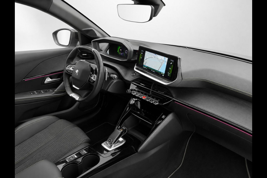 Peugeot 208 1.2 PureTech GT-line Automaat Navigatie Apple CarPlay Android Auto Parkeerhulp Cruise control Climate control Lichtmetalen velgen