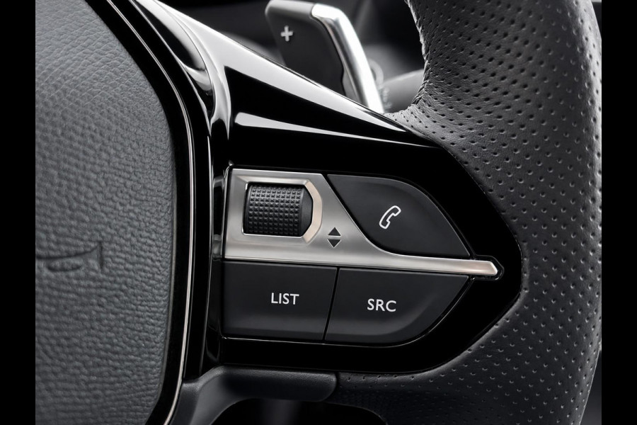 Peugeot 208 1.2 PureTech GT-line Automaat Navigatie Apple CarPlay Android Auto Parkeerhulp Cruise control Climate control Lichtmetalen velgen
