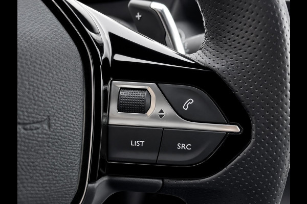 Peugeot 208 1.2 PureTech GT-line Automaat Navigatie Apple CarPlay Android Auto Parkeerhulp Cruise control Climate control Lichtmetalen velgen
