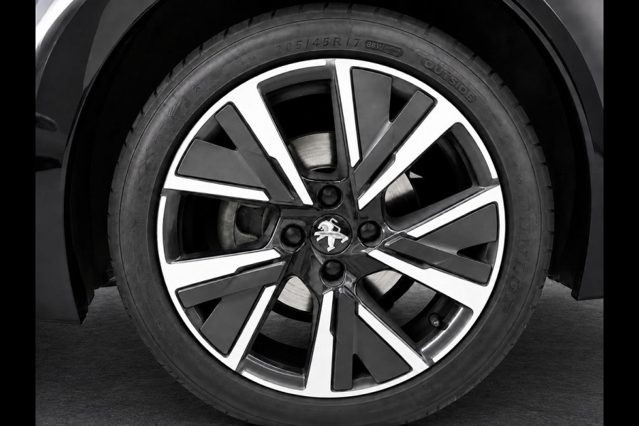 Peugeot 208 1.2 PureTech GT-line Automaat Navigatie Apple CarPlay Android Auto Parkeerhulp Cruise control Climate control Lichtmetalen velgen