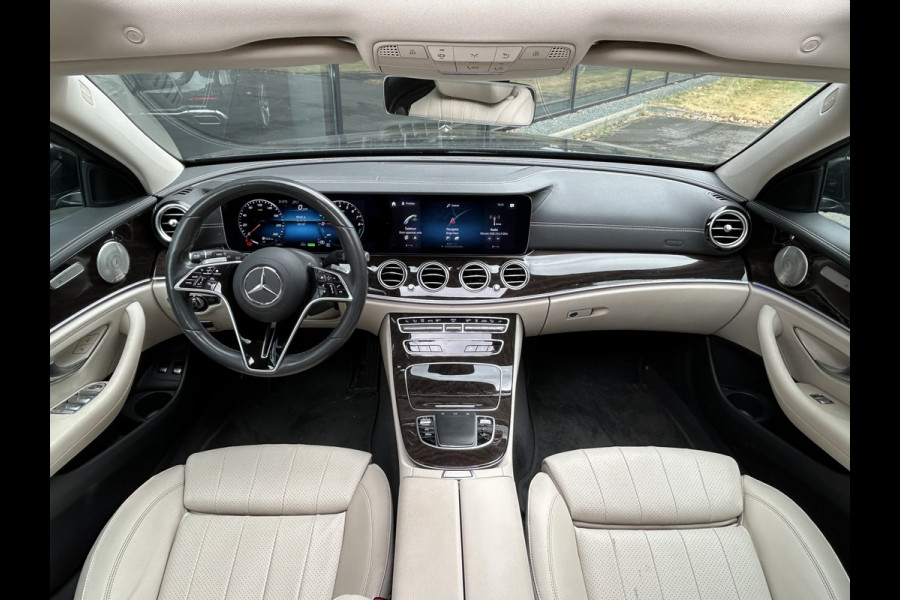 Mercedes-Benz E-Klasse 300e Exclusive Estate // Burmester // Schuifdak // Trekhaak // Distronic // Rij Assistentiepakket // MultiBeam LED // Augmented