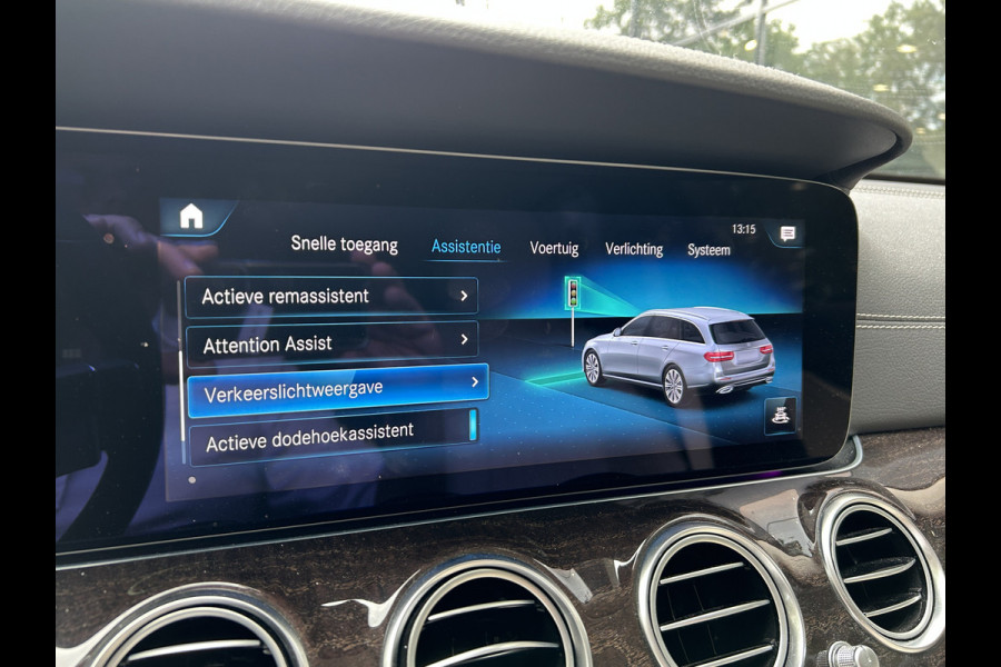 Mercedes-Benz E-Klasse 300e Exclusive Estate // Burmester // Schuifdak // Trekhaak // Distronic // Rij Assistentiepakket // MultiBeam LED // Augmented