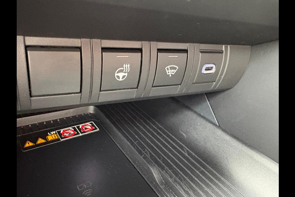 Toyota C-HR 1.8 Hybrid 140PK First Edition Bi-Tone/Winter-pack/Gr.-navigatie/Elektr.klep/Camera/Adapt.-cruise