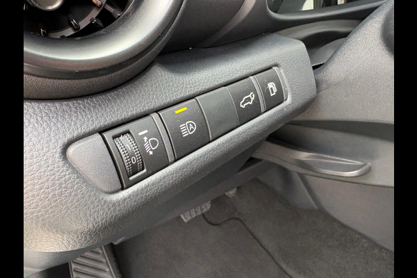 Toyota C-HR 1.8 Hybrid 140PK First Edition Bi-Tone/Winter-pack/Gr.-navigatie/Elektr.klep/Camera/Adapt.-cruise