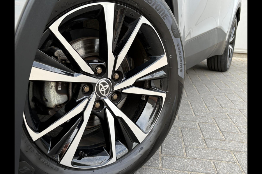 Toyota C-HR 1.8 Hybrid 140PK First Edition Bi-Tone/Winter-pack/Gr.-navigatie/Elektr.klep/Camera/Adapt.-cruise