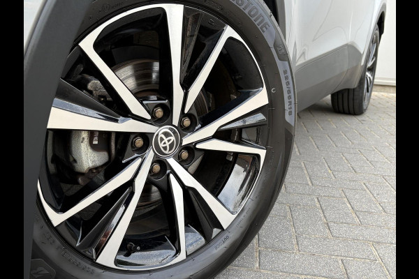 Toyota C-HR 1.8 Hybrid 140PK First Edition Bi-Tone/Winter-pack/Gr.-navigatie/Elektr.klep/Camera/Adapt.-cruise