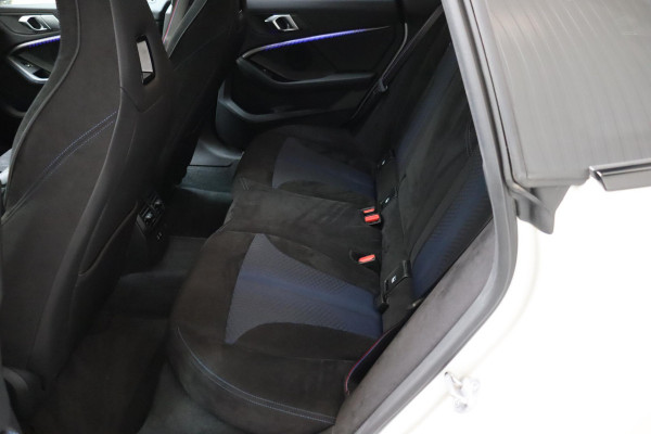 BMW 2 Serie Gran Coupé 218i High Executive M Sport Pakket Automaat / Live Cockpit Professional / Panoramadak / Parkeerhulpsysteem / Stoelverwarming / DAB / Extra Getint Glas / 19 Inch / Shadow Line / Climate Control / Bluetooth / Lichtpakket / Cruise Control