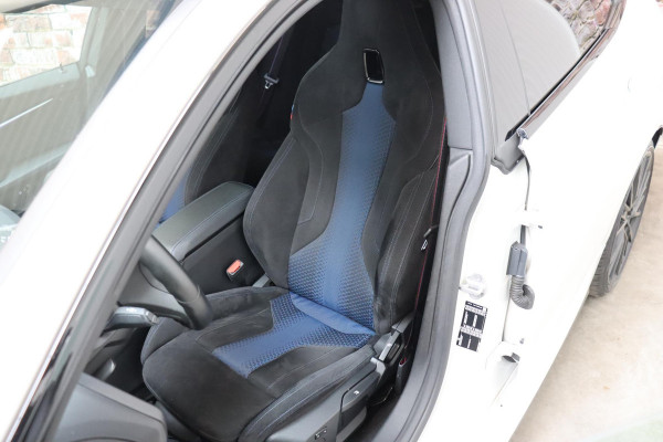 BMW 2 Serie Gran Coupé 218i High Executive M Sport Pakket Automaat / Live Cockpit Professional / Panoramadak / Parkeerhulpsysteem / Stoelverwarming / DAB / Extra Getint Glas / 19 Inch / Shadow Line / Climate Control / Bluetooth / Lichtpakket / Cruise Control