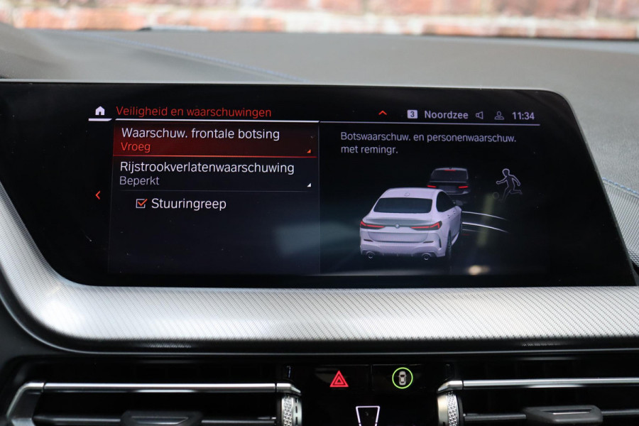 BMW 2 Serie Gran Coupé 218i High Executive M Sport Pakket Automaat / Live Cockpit Professional / Panoramadak / Parkeerhulpsysteem / Stoelverwarming / DAB / Extra Getint Glas / 19 Inch / Shadow Line / Climate Control / Bluetooth / Lichtpakket / Cruise Control