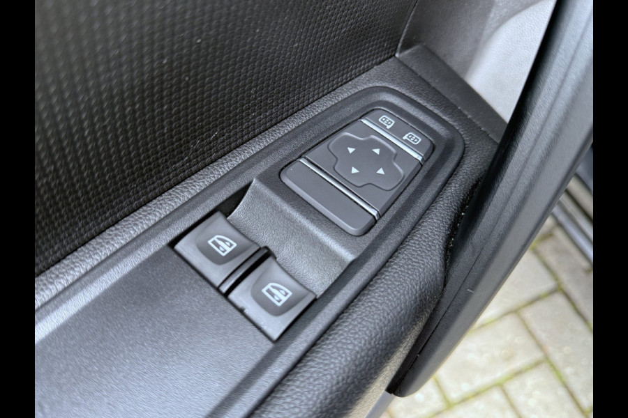 Nissan Townstar 1.3 TCe N-Connecta 130 pk - Full LED - Apple CarPlay / Android Auto - PDC (2x) - Achteruitrijcamera - Cruise Contr