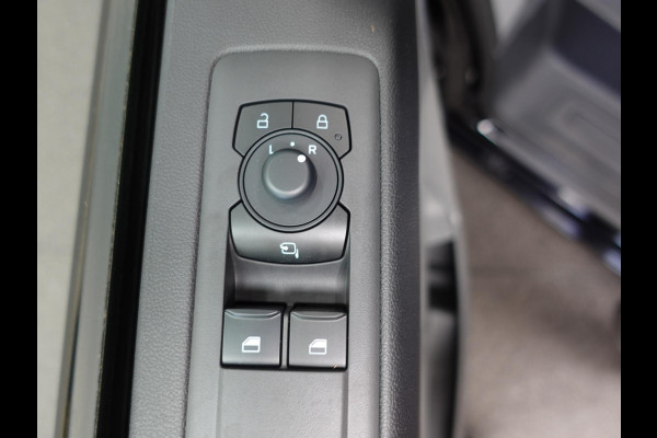Ford Transit Custom 300 2.0 TDCI L2H1 Trend Automaat Trekhaak Navigatie Apple CarPlay Android Auto Camera Parkeerhulp Adaptive Cruise Control Full Led Climate Control Lichtmetalen velgen