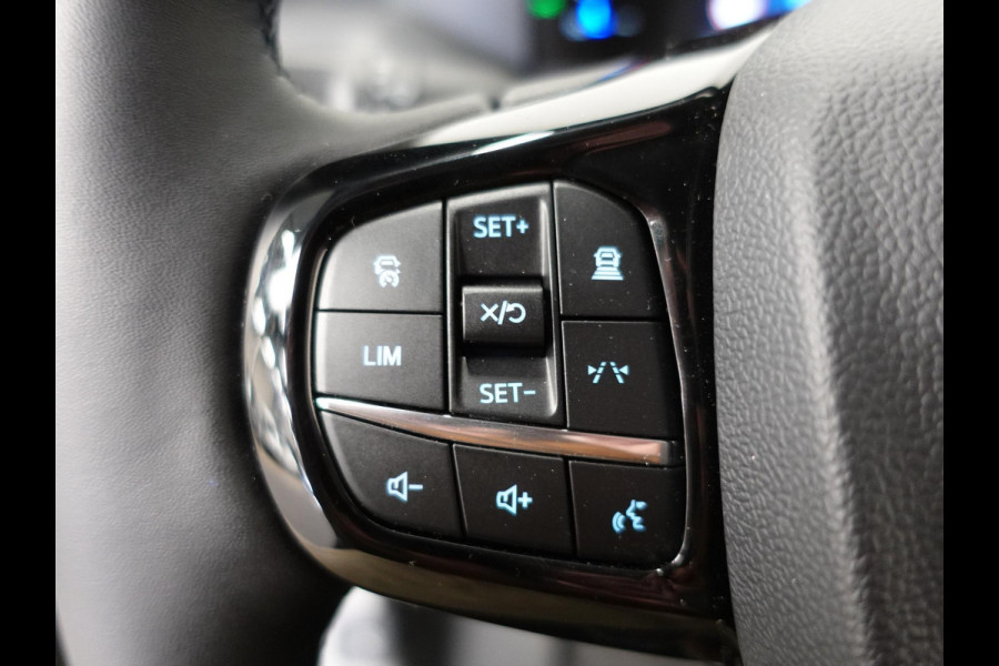 Ford Transit Custom 300 2.0 TDCI L2H1 Trend Automaat Trekhaak Navigatie Apple CarPlay Android Auto Camera Parkeerhulp Adaptive Cruise Control Full Led Climate Control Lichtmetalen velgen