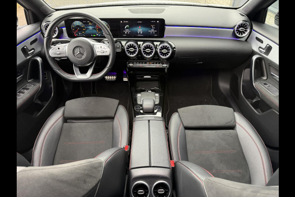 Mercedes-Benz A-Klasse 250 e AMG Line 18''/SOH 100%/Panoramadak/Memory L&R/Trekhaak/Dodehoek/Keyless/Adaptieve cruise/Alarm/Sfeerverlichting/Camera/Apple Carplay & Android Auto