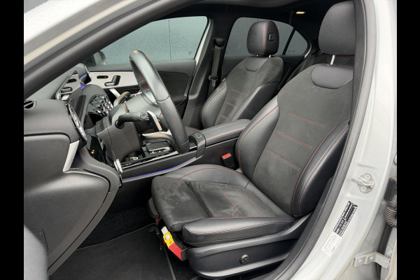 Mercedes-Benz A-Klasse 250 e AMG Line 18''/SOH 100%/Panoramadak/Memory L&R/Trekhaak/Dodehoek/Keyless/Adaptieve cruise/Alarm/Sfeerverlichting/Camera/Apple Carplay & Android Auto