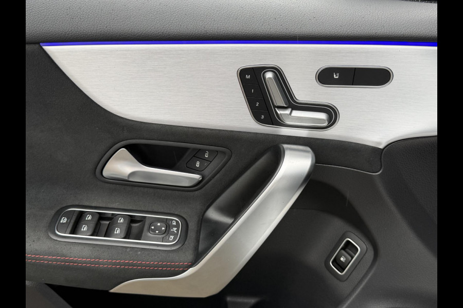 Mercedes-Benz A-Klasse 250 e AMG Line 18''/SOH 100%/Panoramadak/Memory L&R/Trekhaak/Dodehoek/Keyless/Adaptieve cruise/Alarm/Sfeerverlichting/Camera/Apple Carplay & Android Auto
