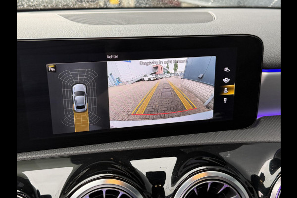 Mercedes-Benz A-Klasse 250 e AMG Line 18''/SOH 100%/Panoramadak/Memory L&R/Trekhaak/Dodehoek/Keyless/Adaptieve cruise/Alarm/Sfeerverlichting/Camera/Apple Carplay & Android Auto