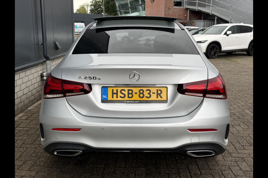 Mercedes-Benz A-Klasse 250 e AMG Line 18''/SOH 100%/Panoramadak/Memory L&R/Trekhaak/Dodehoek/Keyless/Adaptieve cruise/Alarm/Sfeerverlichting/Camera/Apple Carplay & Android Auto