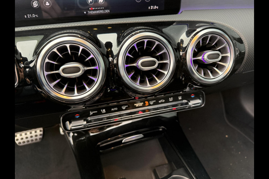 Mercedes-Benz A-Klasse 250 e AMG Line 18''/SOH 100%/Panoramadak/Memory L&R/Trekhaak/Dodehoek/Keyless/Adaptieve cruise/Alarm/Sfeerverlichting/Camera/Apple Carplay & Android Auto