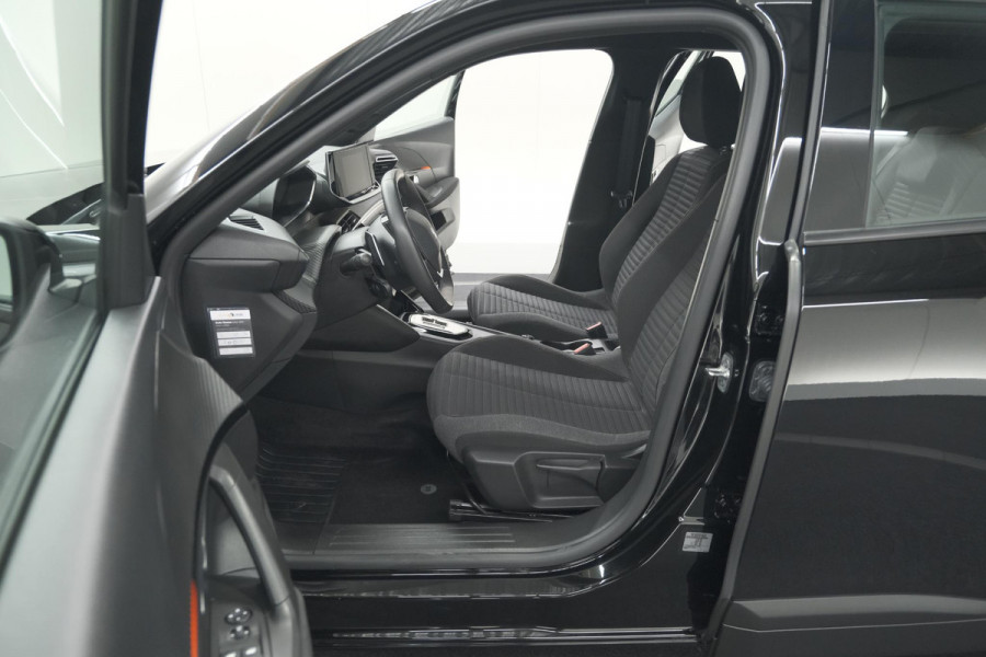 Peugeot 2008 PureTech 130 EAT8 Active Pack | Trekhaak | Camera | Navigatie | Parkeersensoren | Apple Carplay