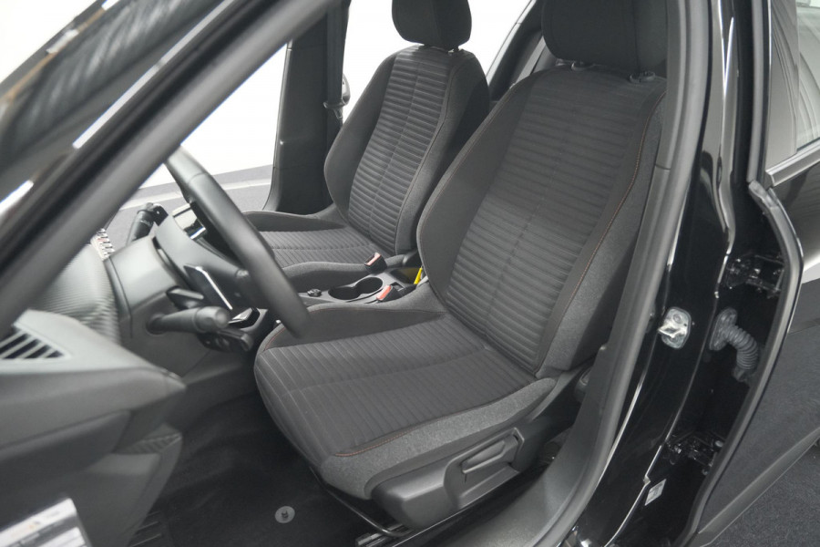 Peugeot 2008 PureTech 130 EAT8 Active Pack | Trekhaak | Camera | Navigatie | Parkeersensoren | Apple Carplay