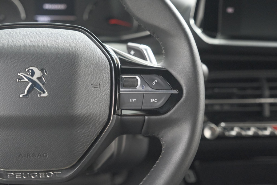 Peugeot 2008 PureTech 130 EAT8 Active Pack | Trekhaak | Camera | Navigatie | Parkeersensoren | Apple Carplay